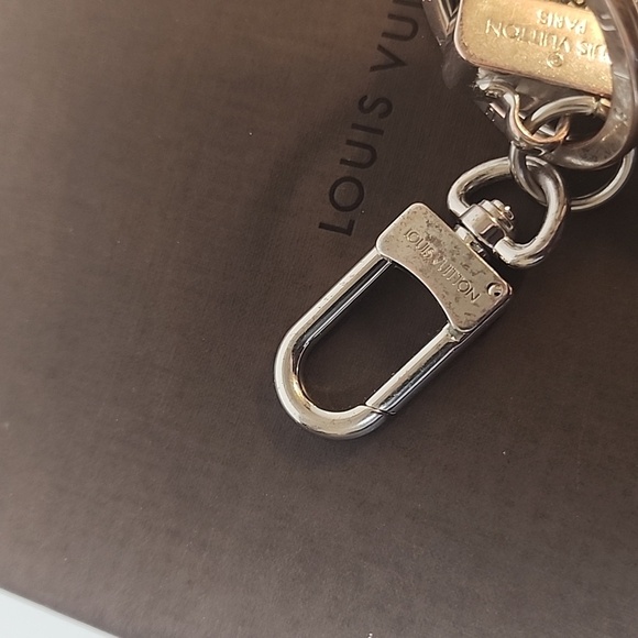 Louis Vuitton Taiga Porte Cles Neo Key Ring /Charm Black and Sliver - Picture 9 of 13